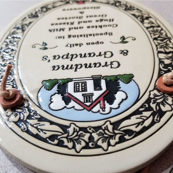 Trinity Pottery Wall Plaque Grandma and Grandpa's - Picture 2 of 8